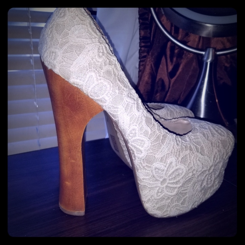 Crochet wedge pump